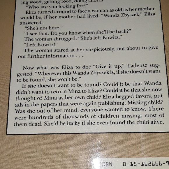 A Mother's Secret hardcover book copyright 1988 - Picture 4 of 8